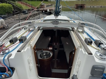 thumb_092511-beneteau-oceanis-300-cu