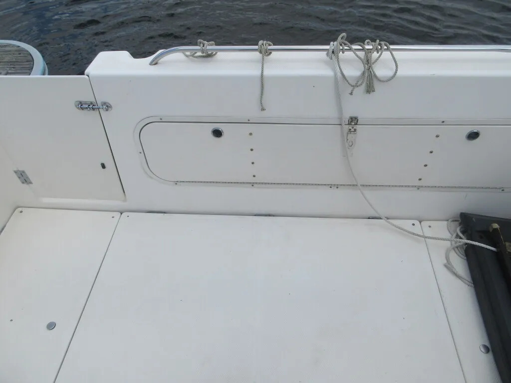 banner_092583-bayliner-288-cb