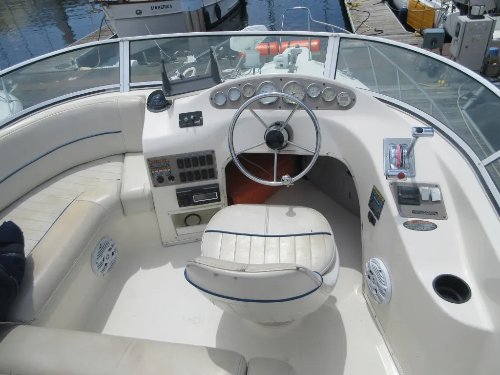 banner_092583-bayliner-288-cb