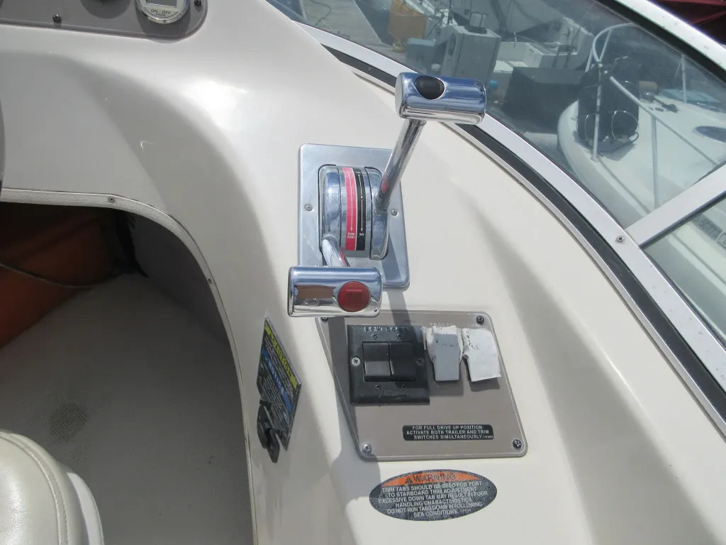 banner_092583-bayliner-288-cb