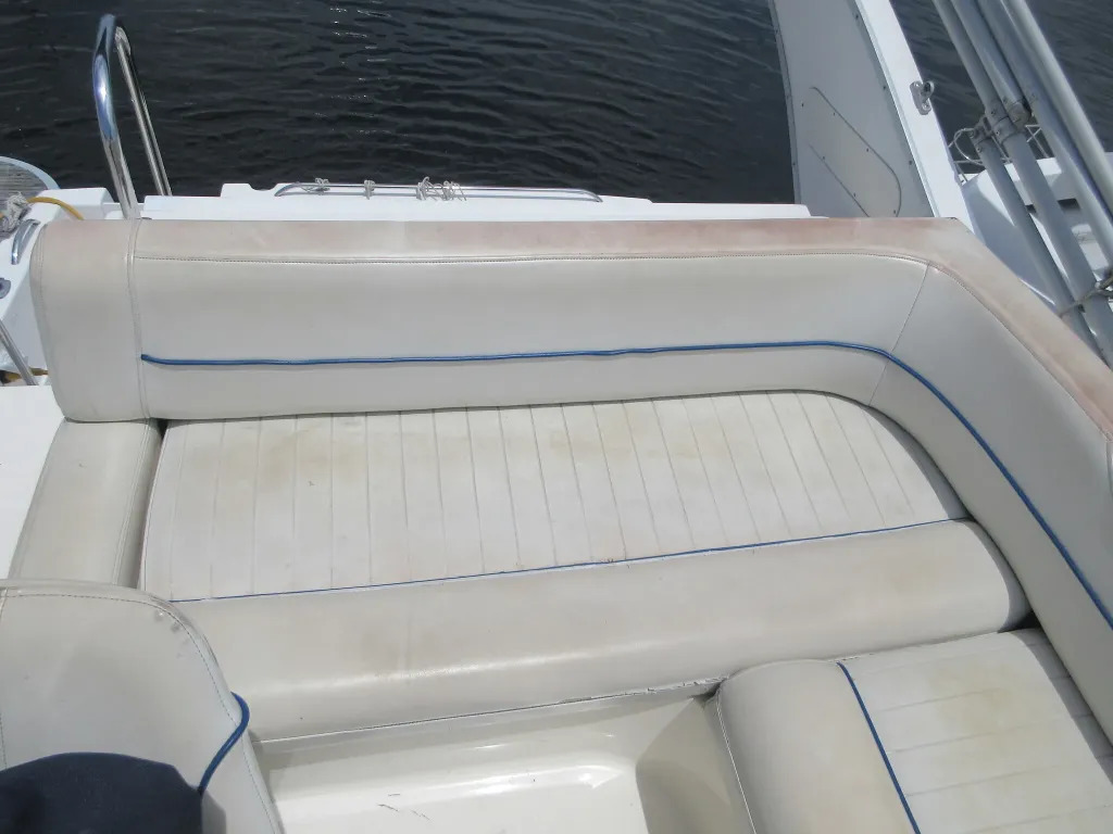 banner_092583-bayliner-288-cb