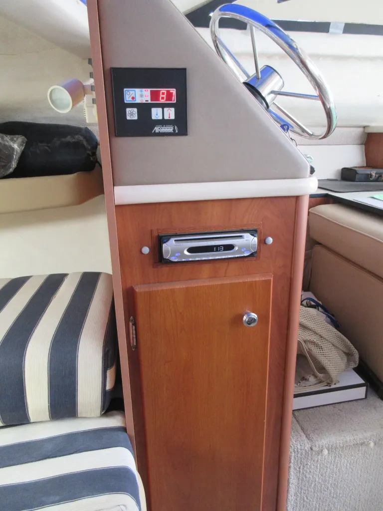 banner_092583-bayliner-288-cb