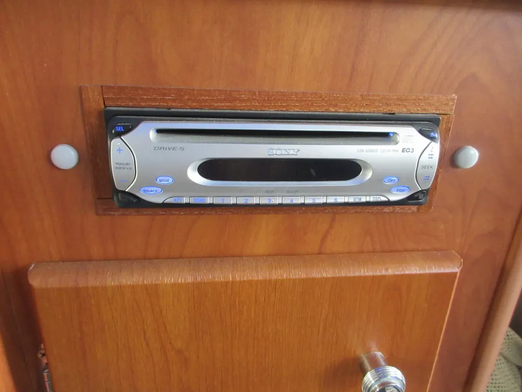 banner_092583-bayliner-288-cb