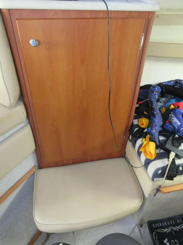 banner_092583-bayliner-288-cb