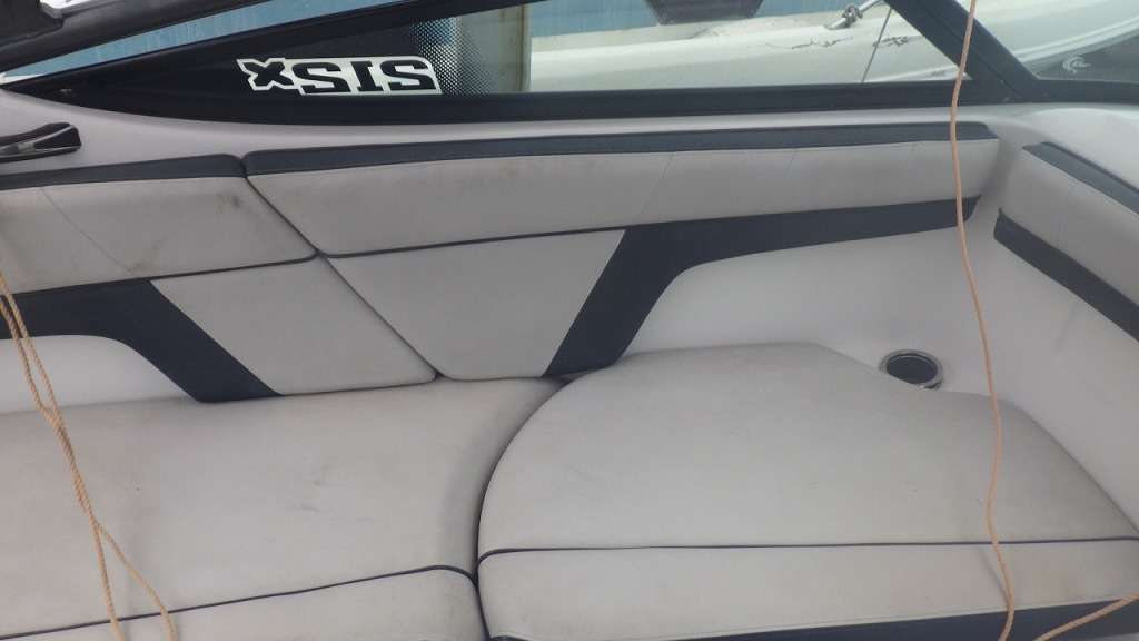 banner_092643-yamaha-ar210