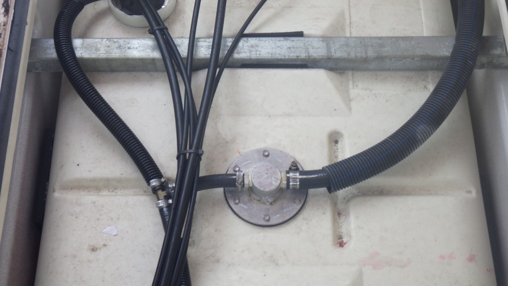 banner_092643-yamaha-ar210