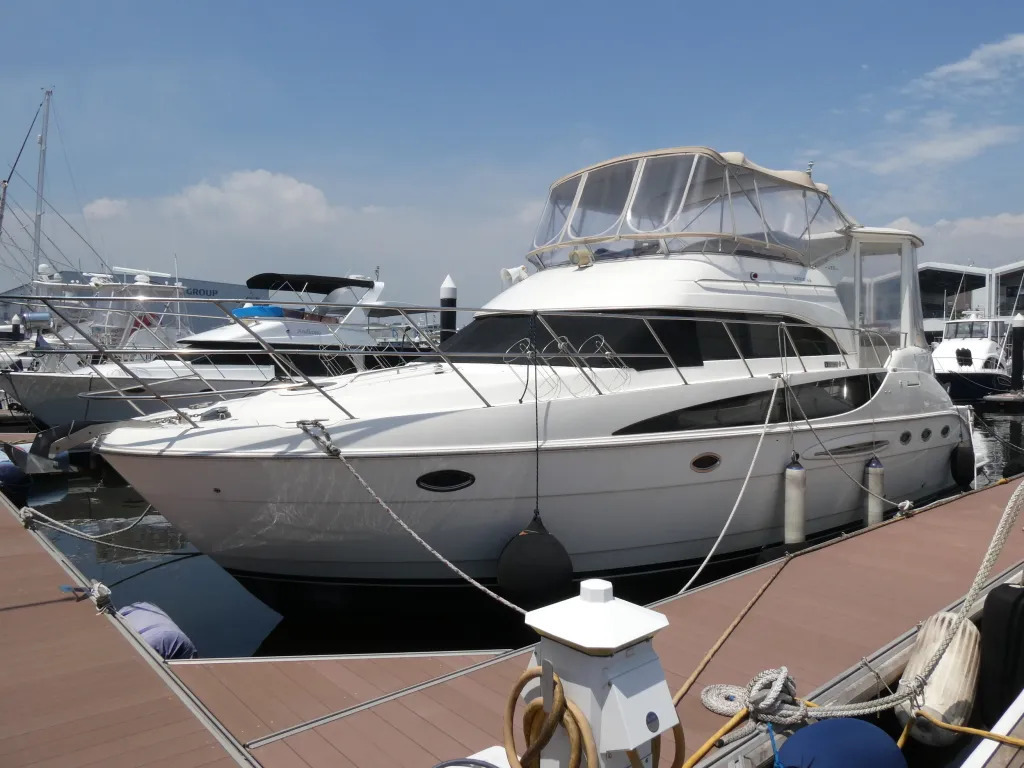 banner_080876-meridian-yachts-459-cockpit-motoryacht
