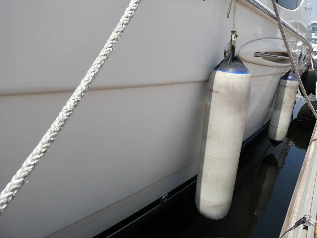 banner_080876-meridian-yachts-459-cockpit-motoryacht