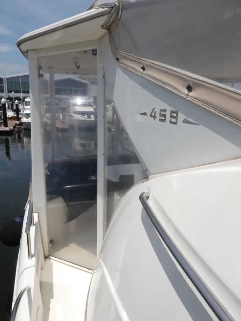 banner_080876-meridian-yachts-459-cockpit-motoryacht