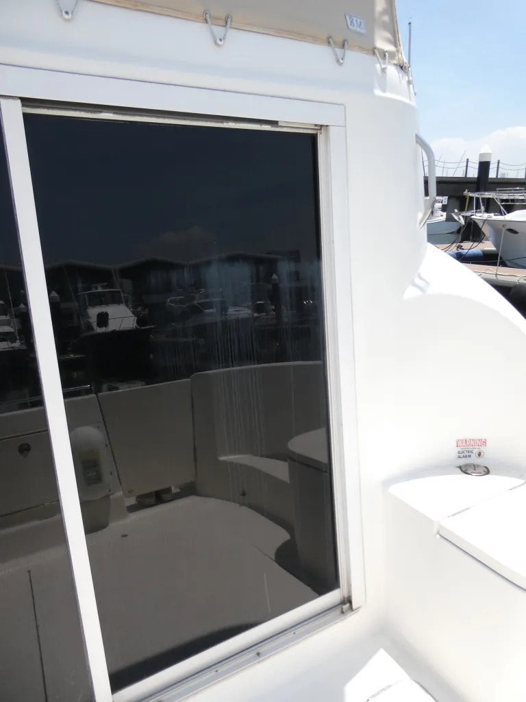 banner_080876-meridian-yachts-459-cockpit-motoryacht