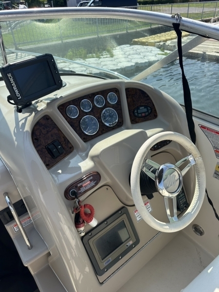 banner_092996-sea-ray-240-sundancer