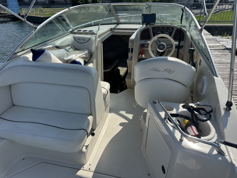 banner_092996-sea-ray-240-sundancer
