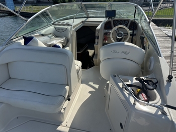 thumb_092996-sea-ray-240-sundancer