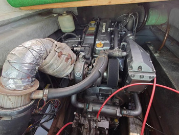 thumb_093005-yanmar-de27
