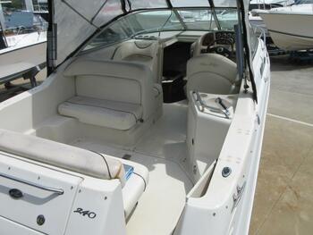 thumb_093094-sea-ray-240-sundancer