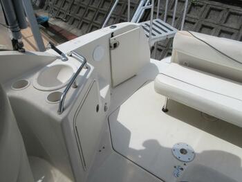 thumb_093094-sea-ray-240-sundancer