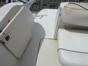 thumb_093094-sea-ray-240-sundancer