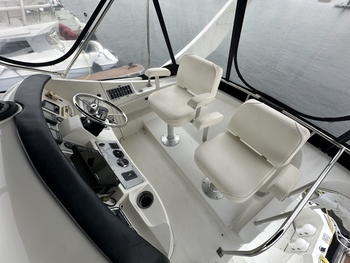 thumb_093233-carver-yachts-38-super-sport