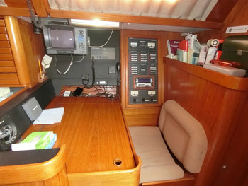 thumb_093306-jeanneau-sun-magic-44