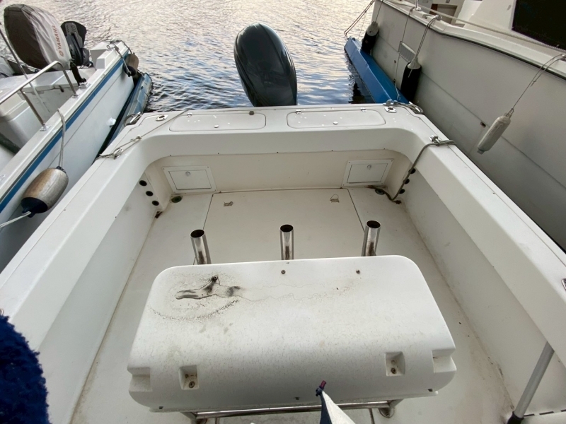 banner_093301-baha-cruiser-240-center-console
