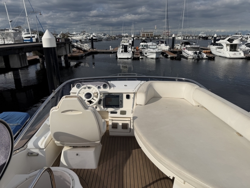 banner_093302-azimut-yachts-43