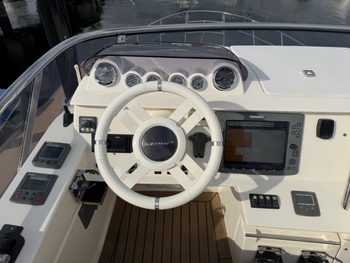 thumb_093302-azimut-yachts-43