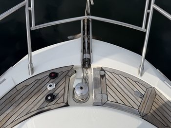 thumb_093302-azimut-yachts-43