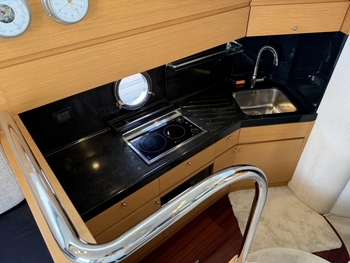 thumb_093302-azimut-yachts-43