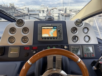 thumb_093302-azimut-yachts-43