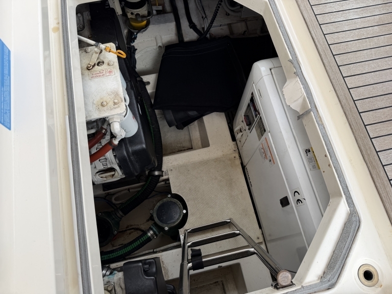 banner_093302-azimut-yachts-43
