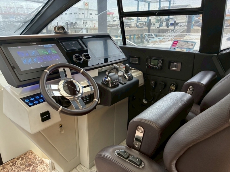 banner_093387-azimut-yachts-s7