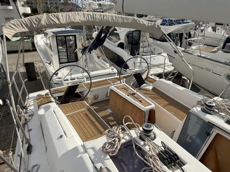banner_093439-dufour-yachts-36