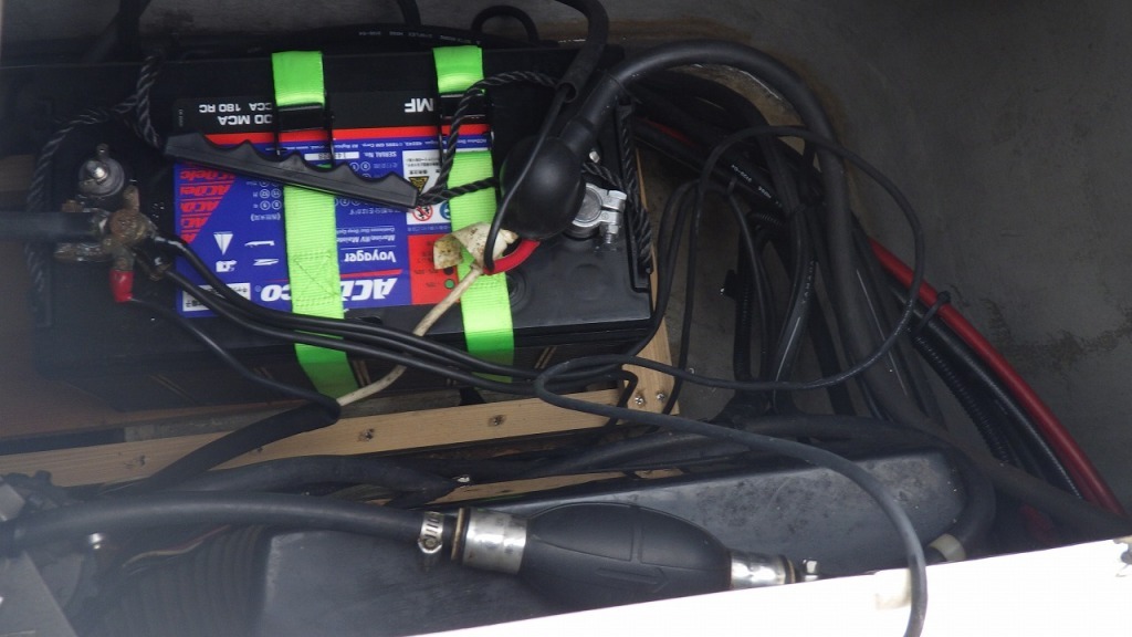 banner_093460-yamaha-uf-27