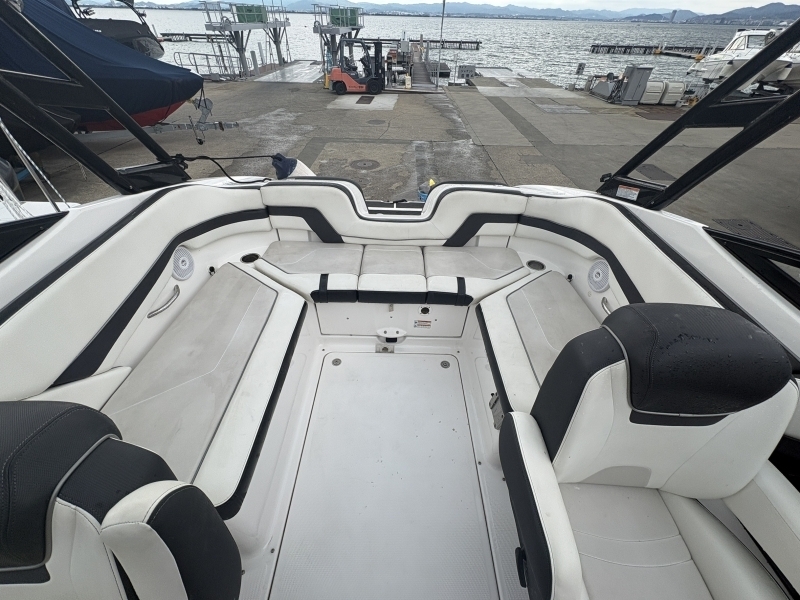 banner_093615-yamaha-ar240