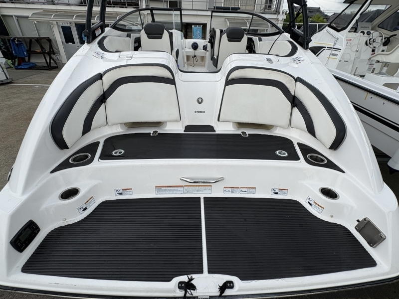 banner_093615-yamaha-ar240