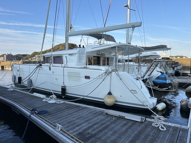 medium_089556-lagoon-450-catamaran