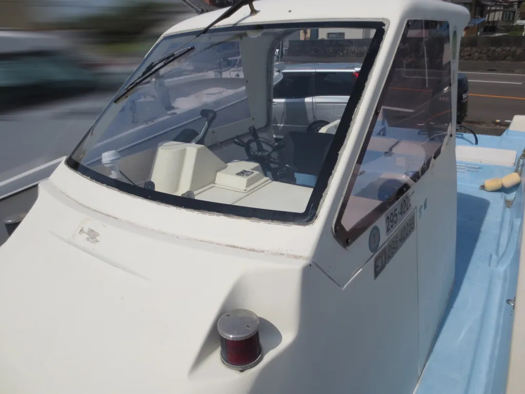 banner_093768-marine-six-sw-30f
