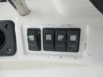 thumb_093781-toyota-ponam-45
