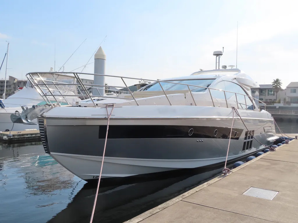 banner_074362-azimut-yachts-55s