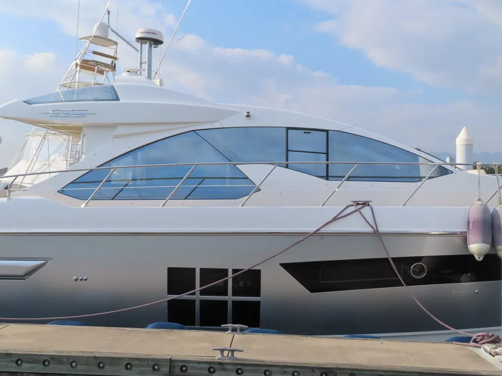 banner_074362-azimut-yachts-55s