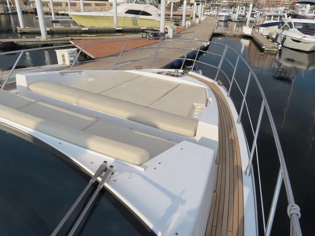 banner_074362-azimut-yachts-55s
