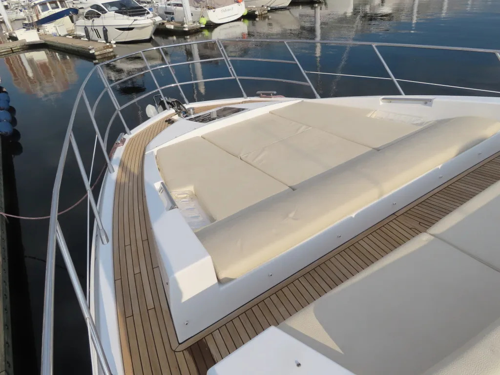 banner_074362-azimut-yachts-55s