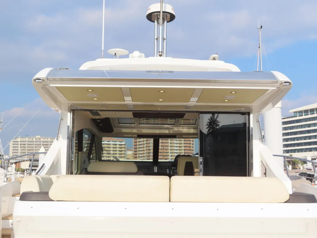 banner_074362-azimut-yachts-55s