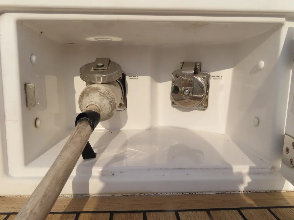 banner_074362-azimut-yachts-55s