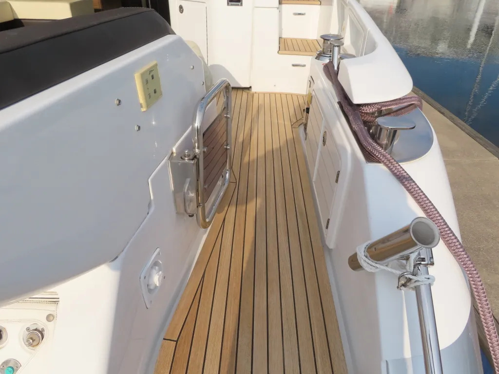 banner_074362-azimut-yachts-55s