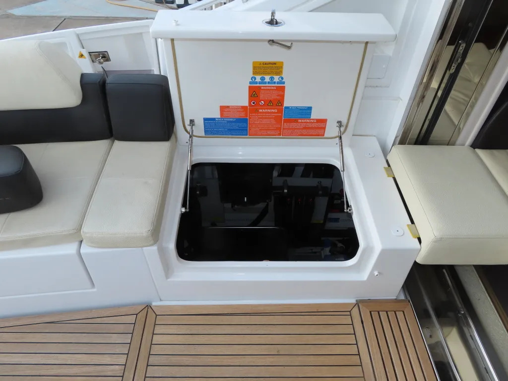 banner_074362-azimut-yachts-55s