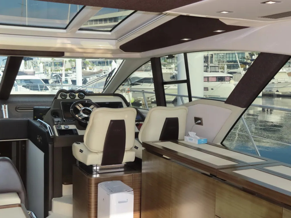 banner_074362-azimut-yachts-55s