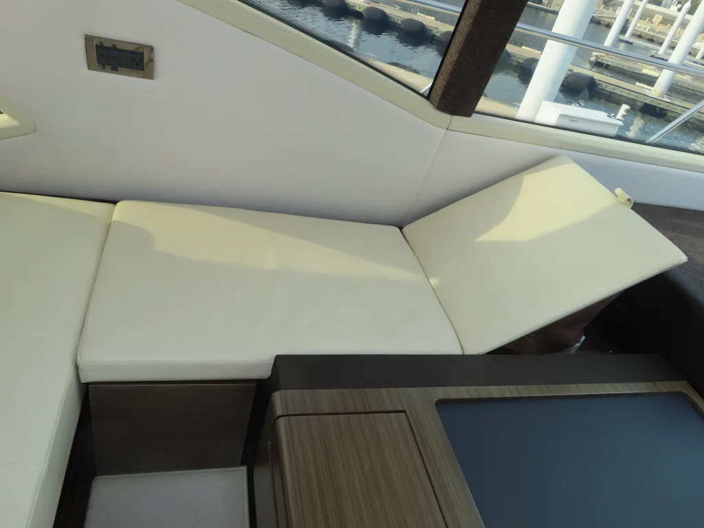 banner_074362-azimut-yachts-55s