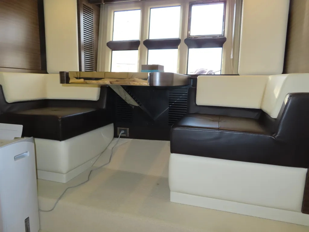 banner_074362-azimut-yachts-55s