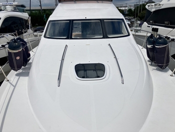 thumb_094045-sea-ray-450-sedan-bridge